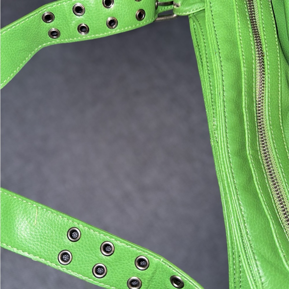 Apple 🍏 Green shoulder bag. Multiple pockets - Picture 5 of 5